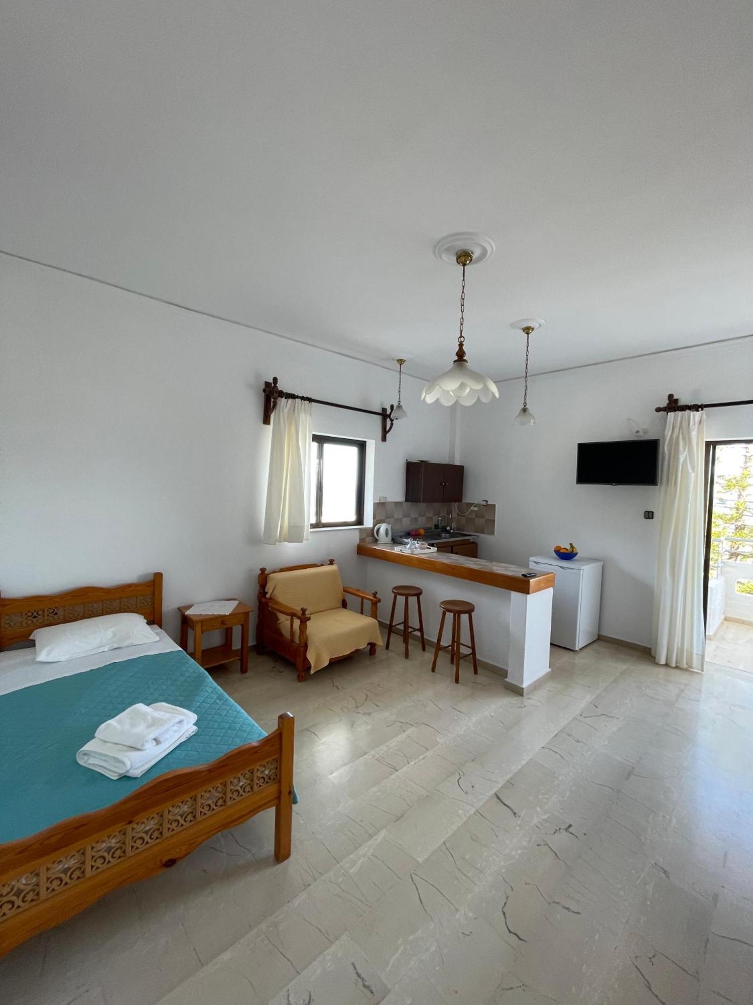 Aeolos Apartments Kolymbari Buitenkant foto