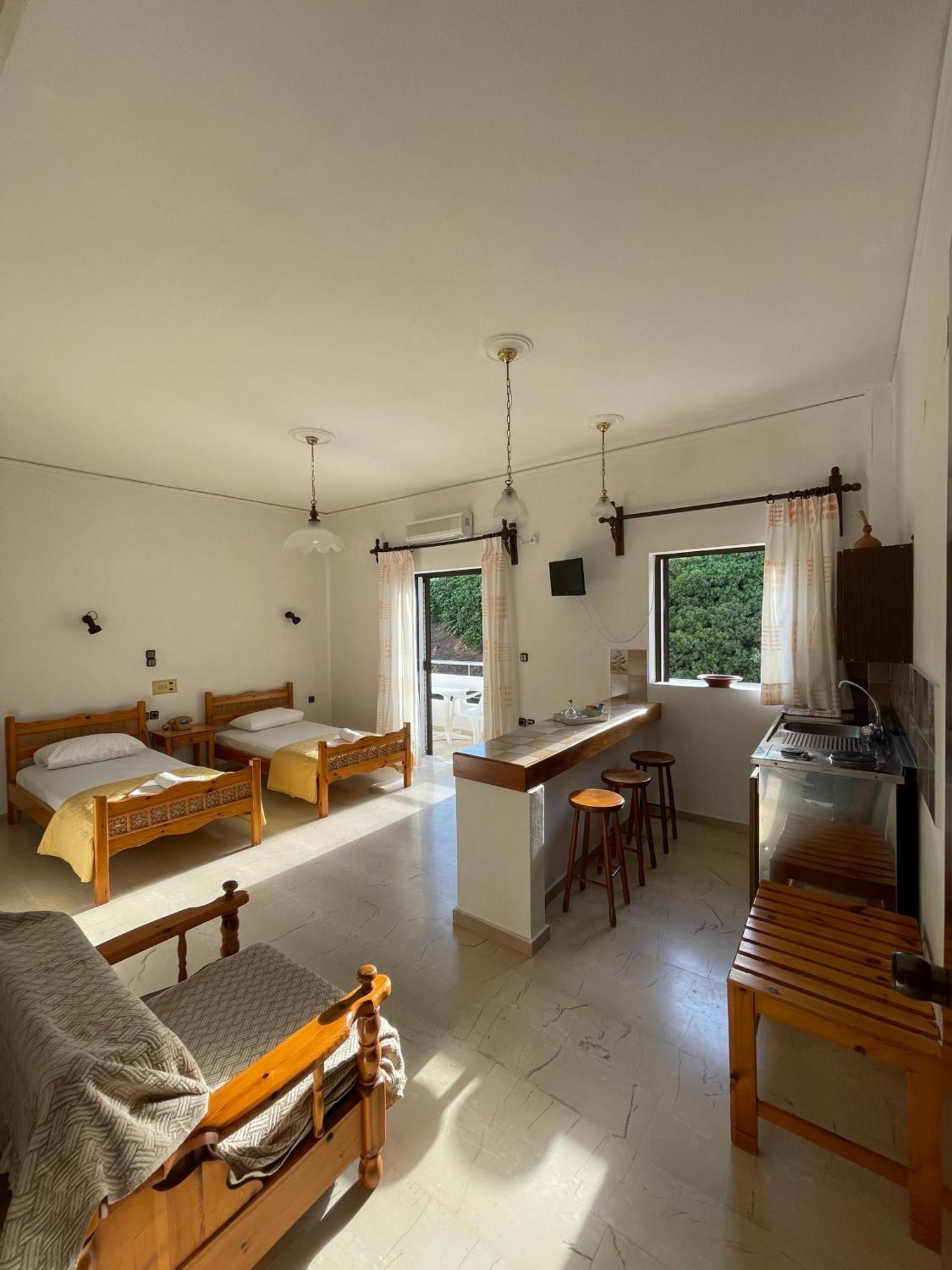 Aeolos Apartments Kolymbari Buitenkant foto