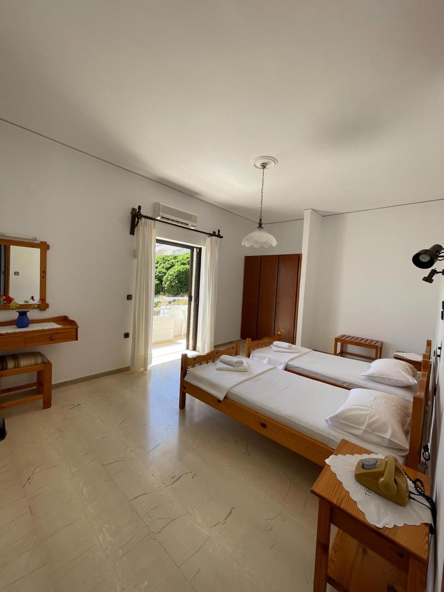 Aeolos Apartments Kolymbari Buitenkant foto