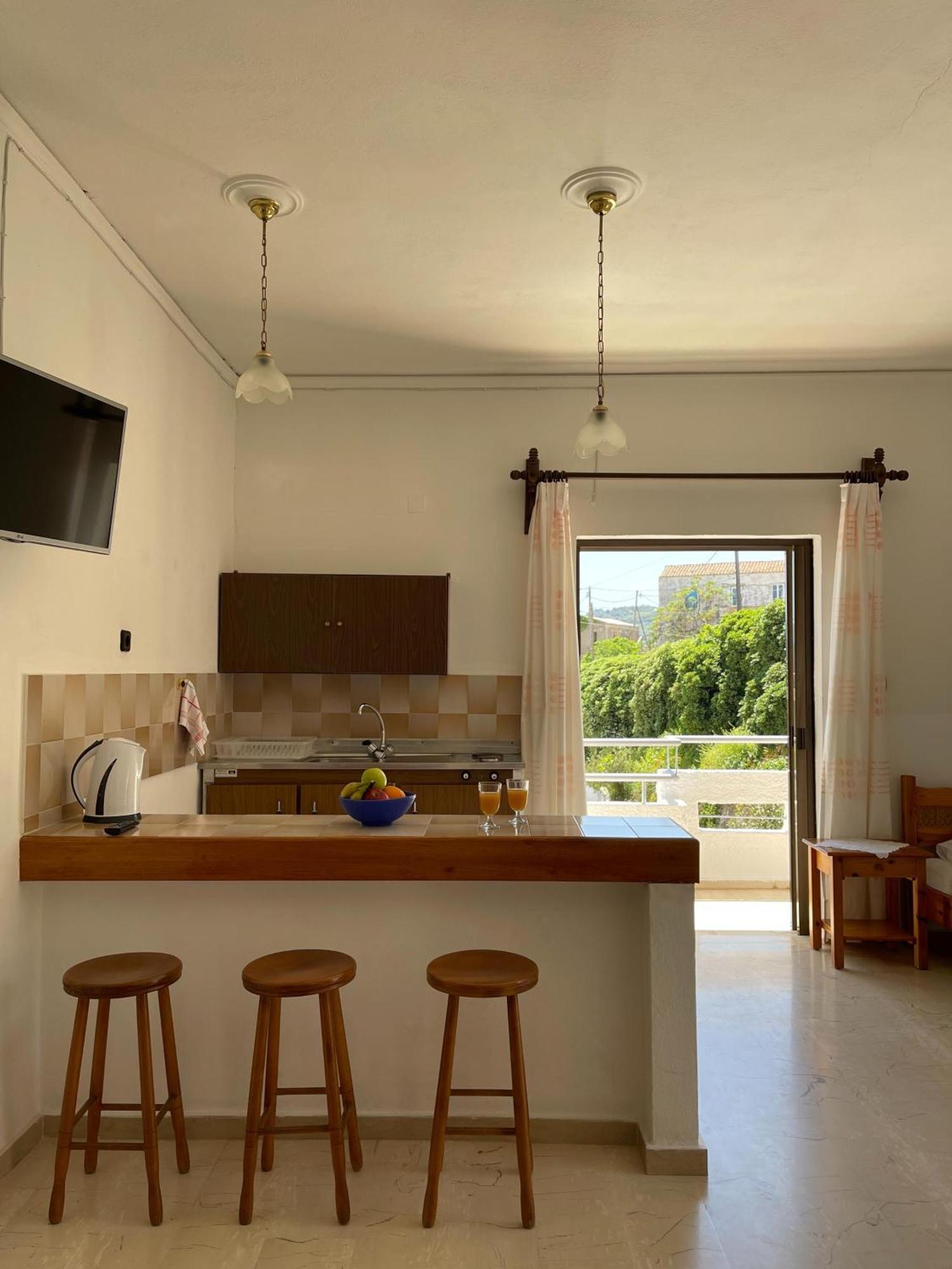 Aeolos Apartments Kolymbari Buitenkant foto