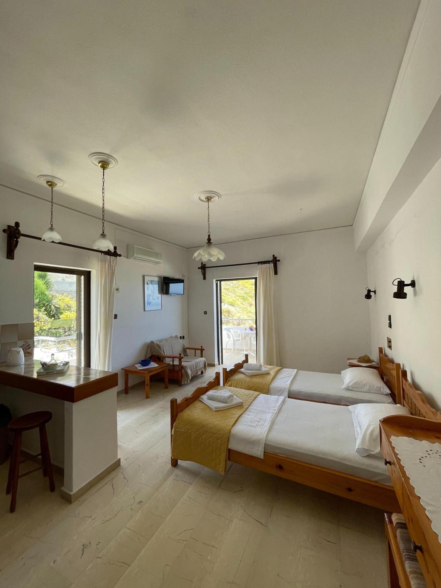 Aeolos Apartments Kolymbari Buitenkant foto
