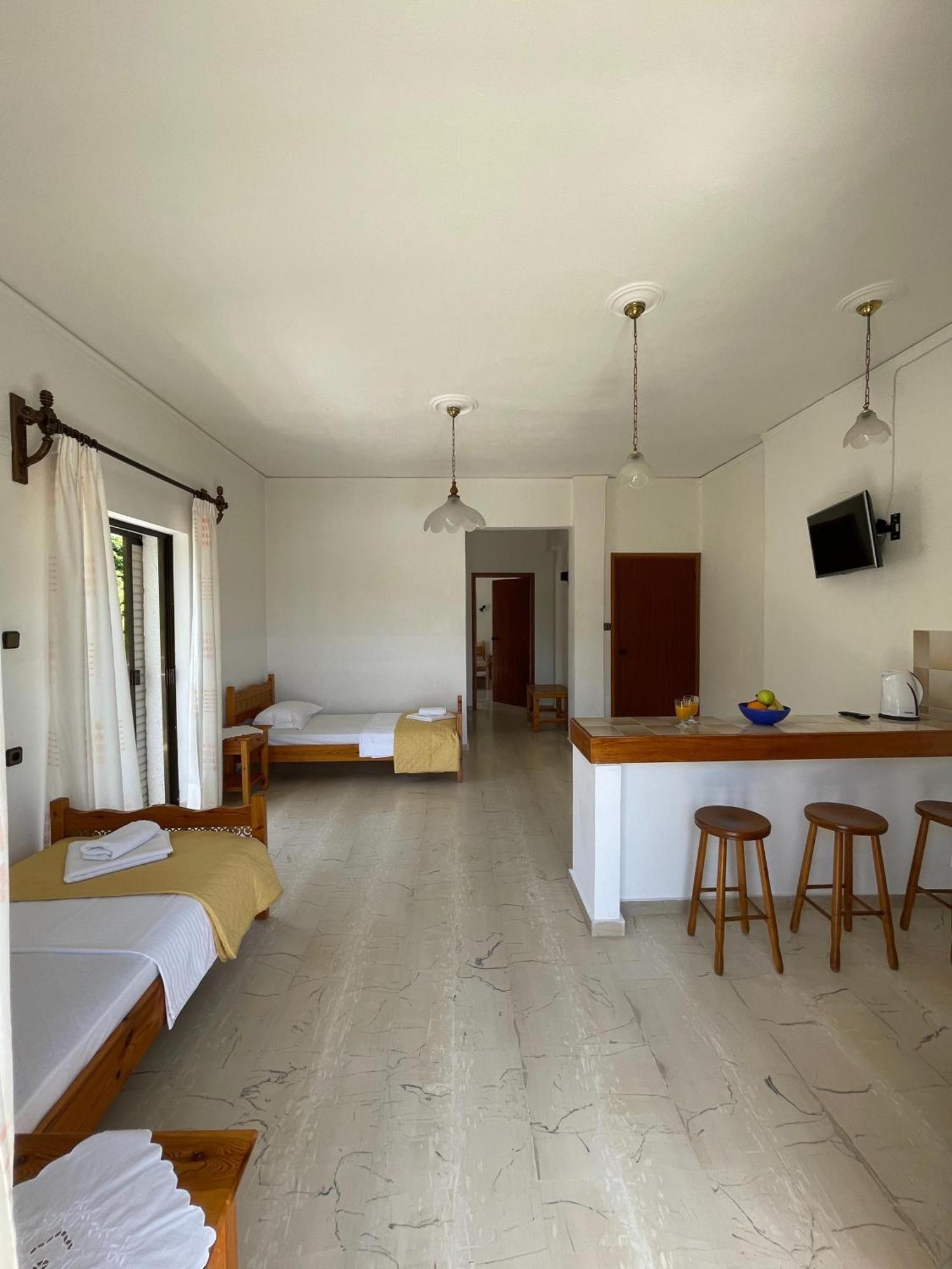 Aeolos Apartments Kolymbari Buitenkant foto