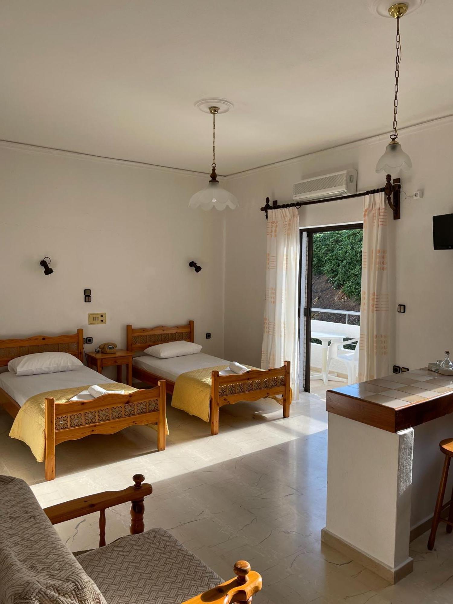 Aeolos Apartments Kolymbari Buitenkant foto