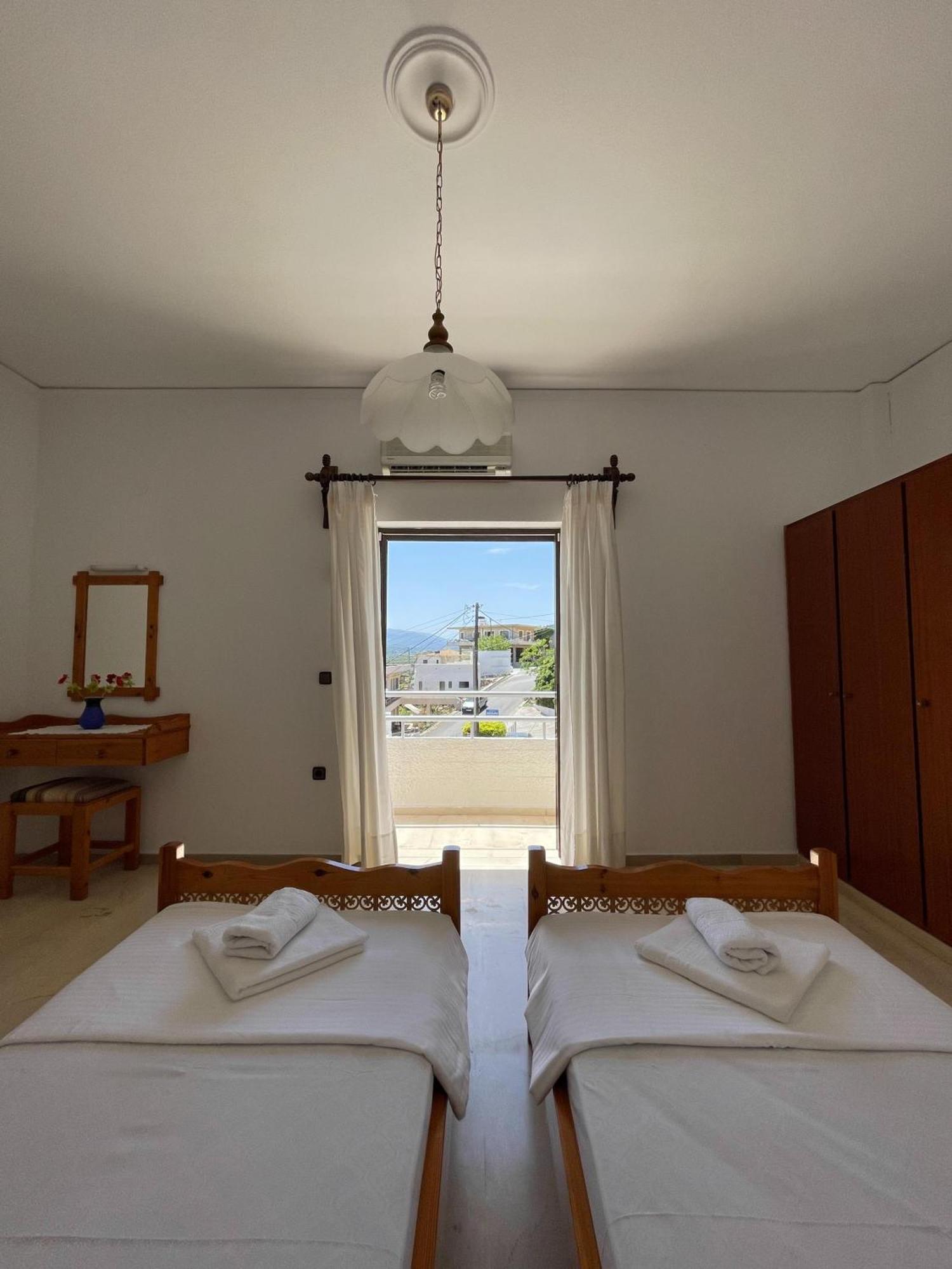 Aeolos Apartments Kolymbari Buitenkant foto